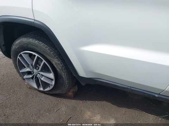 1C4RJEBGXJC212500 Jeep Grand Cherokee
