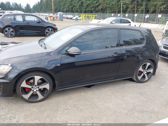 3VWTT7AU6FM074105 Volkswagen 2015