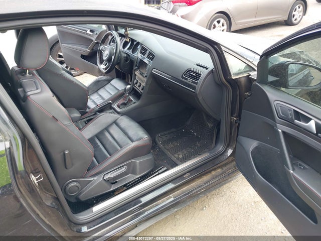 3VWTT7AU6FM074105 Volkswagen 2015