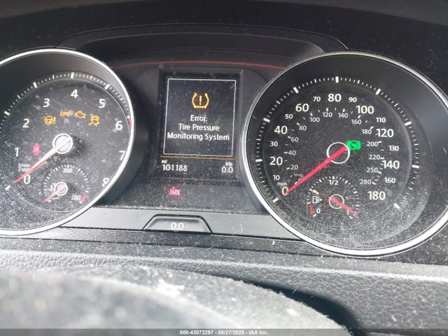 3VWTT7AU6FM074105 Volkswagen 2015