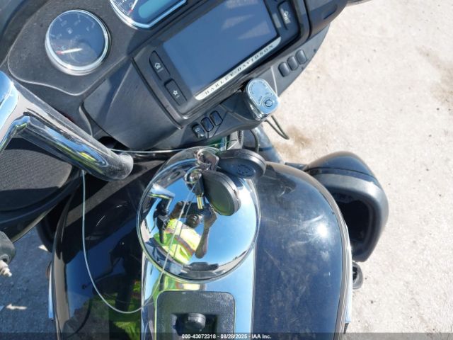 2014 HARLEY-DAVIDSON FLHTCU 1HD1FCM17EB676625 Photo 10