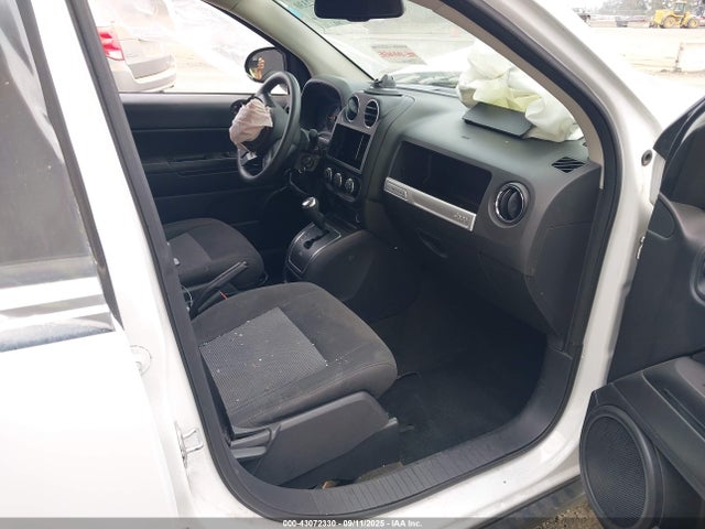 1C4NJDBB9GD756048 Jeep Compass