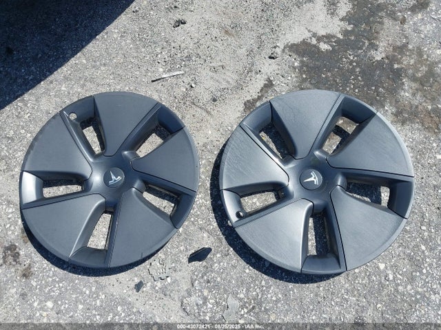 5YJ3E1EA6PF502075 Tesla MODEL 3