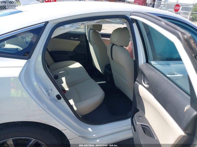 2HGFC1F3XMH700586 Honda l15b7