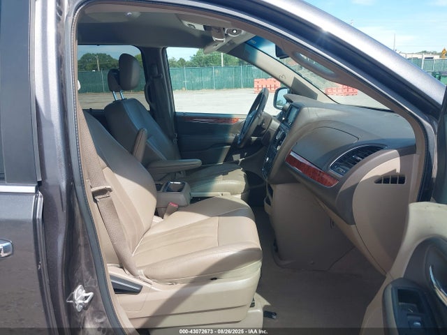 2C4RC1BG3FR535241 Chrysler Town and Country