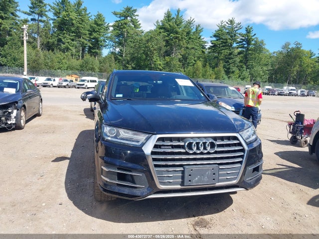 Audi Q7 2017 WA1LAAF72HD018986 Image 12