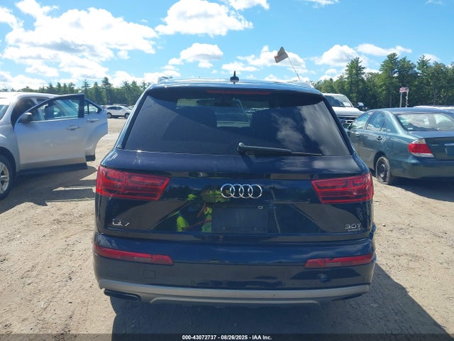 Audi Q7 2017 WA1LAAF72HD018986 Image 16
