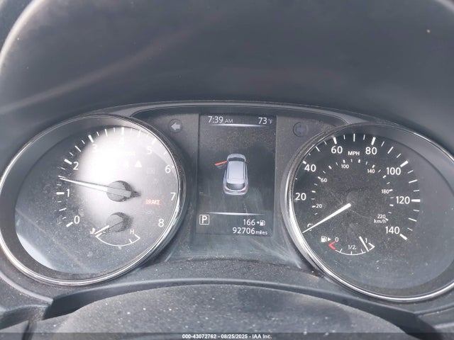 JN1BJ1CR6HW141561 Nissan 2017