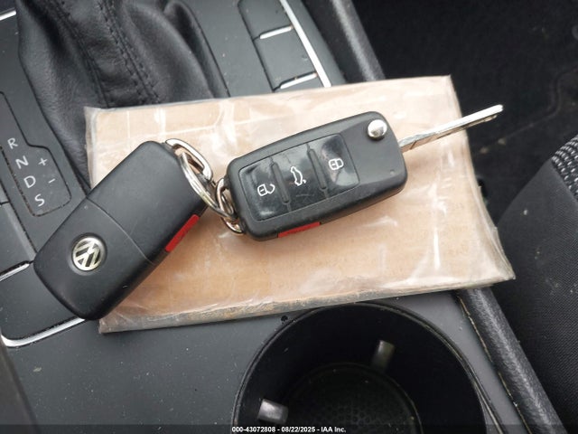 1VWAT7A34GC004586 Volkswagen 1.8t