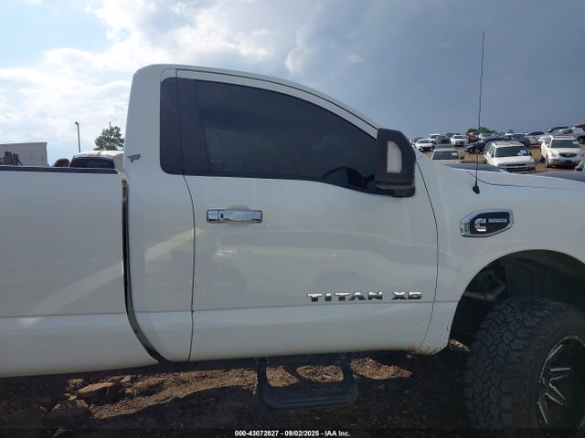 1N6BA1RP8HN534063 Nissan Titan