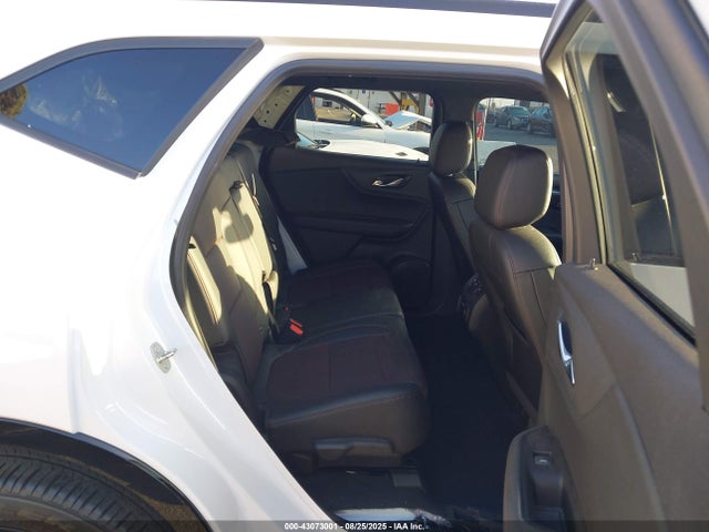 3GNKBJRS3KS643233 Chevrolet lgx