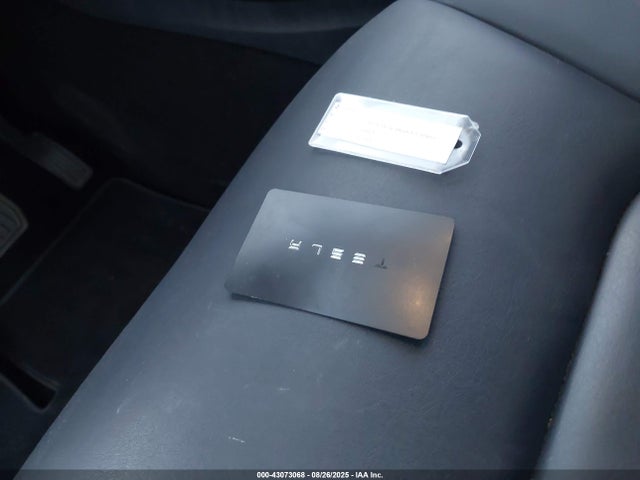 Tesla Model Y 2024 7SAYGDED3RF018527 Image 11