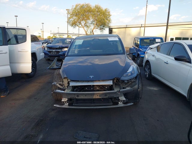 Tesla Model Y 2024 7SAYGDED3RF018527 Image 13