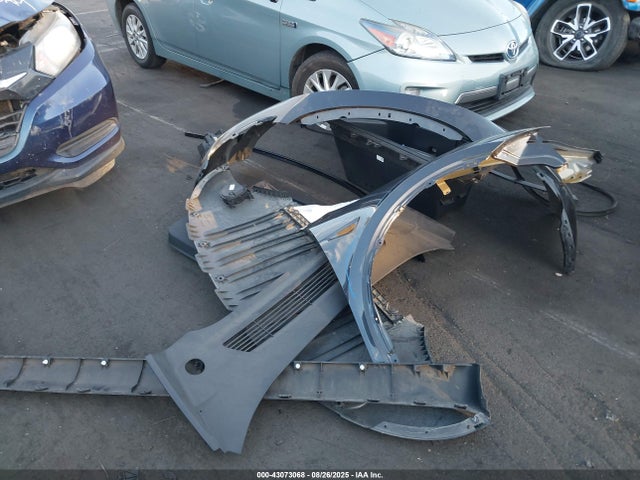 Tesla Model Y 2024 7SAYGDED3RF018527 Image 12
