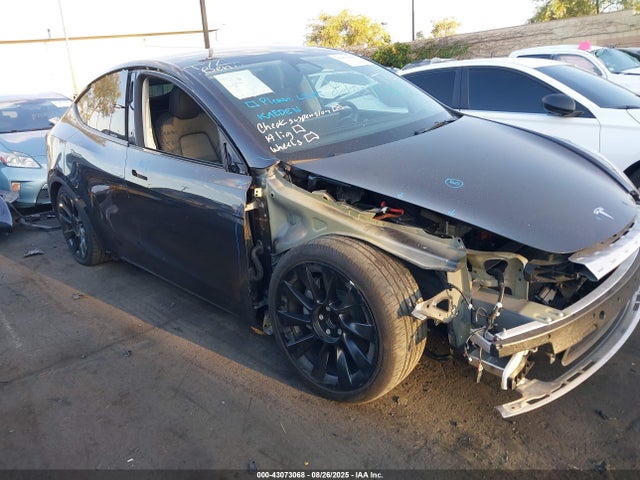 Tesla Model Y 2024 7SAYGDED3RF018527 Image 21