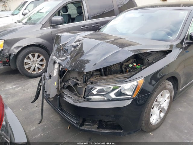1VWAT7A39GC038085 Volkswagen 1.8t