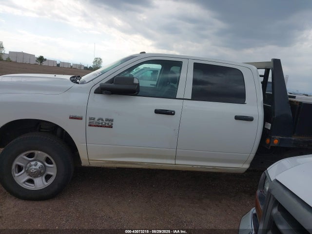 RAM 2018 2018 3C6UR5HJ1JG338237 Image 14