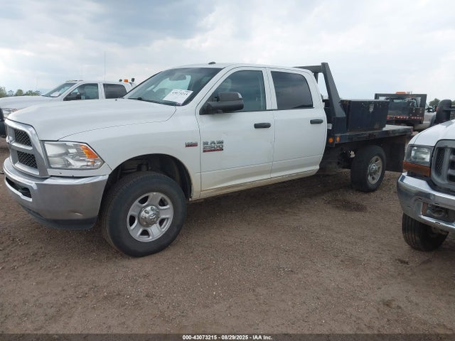 RAM 2018 2018 3C6UR5HJ1JG338237 Image 2
