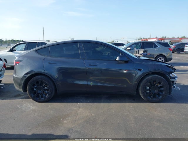Tesla 2024 2024 7SAYGDEE3RA218510 Image 14