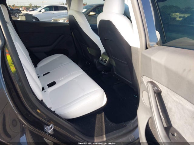 2024 TESLA MODEL Y 7SAYGDEE3RA218510 Photo 7