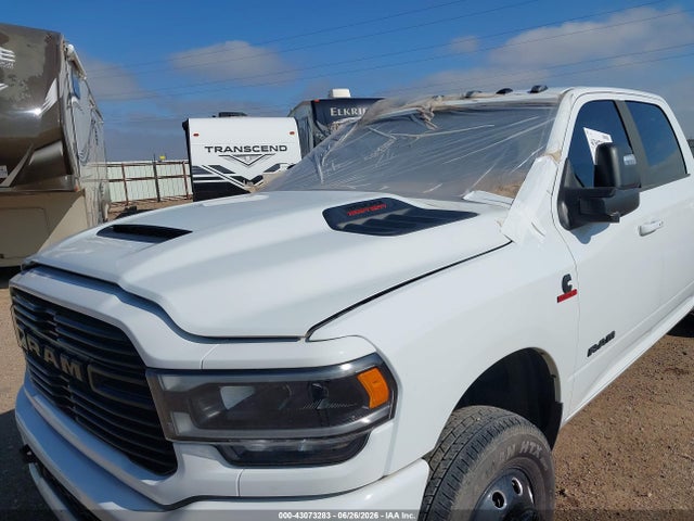 3C63RRJL3RG384856 RAM 3500 Laramie 4x4 8&#039; Box