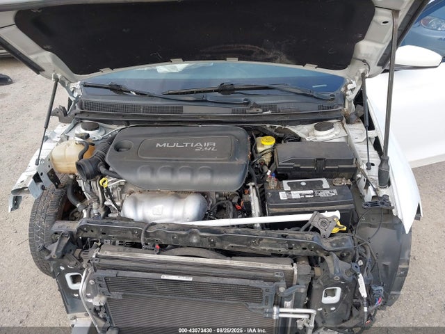 Chrysler 200 2016 1C3CCCBB3GN100342 Image 10