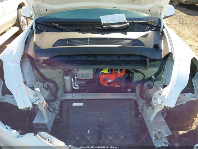 2025 TESLA MODEL Y 7SAYGDED0SF255028 Photo 9