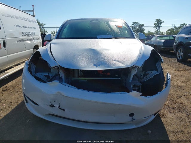 7SAYGDED0SF255028 Tesla Model Y