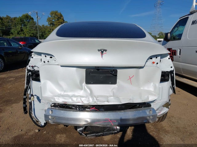 7SAYGDED0SF255028 Tesla Model Y