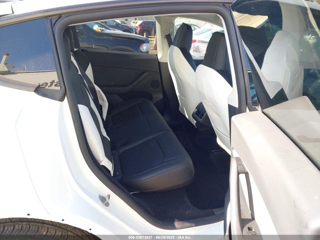 2025 TESLA MODEL Y 7SAYGDED0SF255028 Photo 7