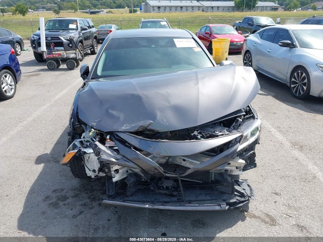 2019 Toyota Camry Le მანქანა იყიდება აუქციონზე, vin: 4T1B11HK2KU743963, აუქციონის ნომერი: 43073604