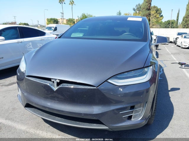 Tesla 2020 2020 5YJXCDE27LF237355 Image 13