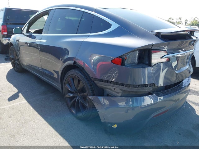 2020 TESLA MODEL X 5YJXCDE27LF237355 Photo 2