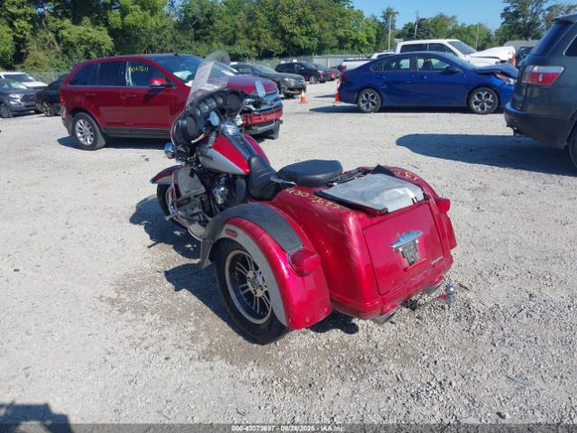 2019 HARLEY-DAVIDSON FLHTCUTG 1HD1MAF17KB853905 Photo 2