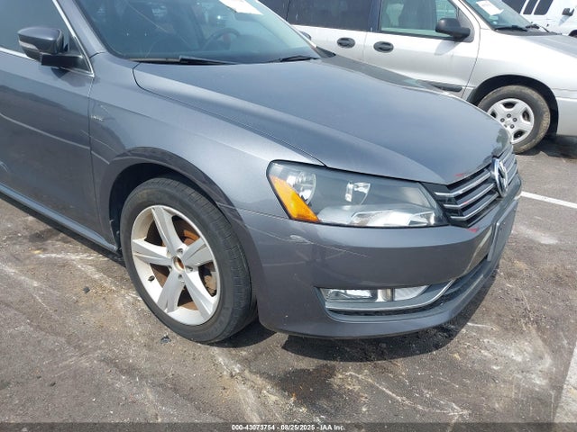 2015 Volkswagen Passat 1.8t Limited Edition მანქანა იყიდება აუქციონზე, vin: 1VWAT7A32FC120383, აუქციონის ნომერი: 43073754