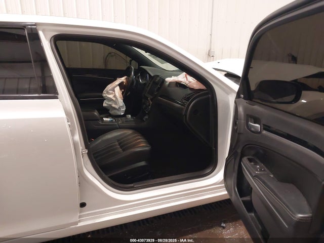 Chrysler 300 2021 2C3CCABG7MH537412 Image 5