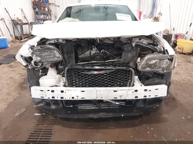Chrysler 300 2021 2C3CCABG7MH537412 Image 6