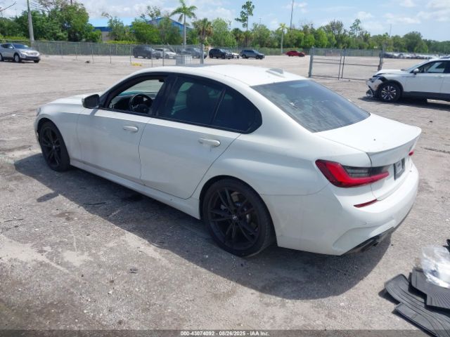 2022 BMW 330I 3MW5R1J09N8C29531 Photo 2