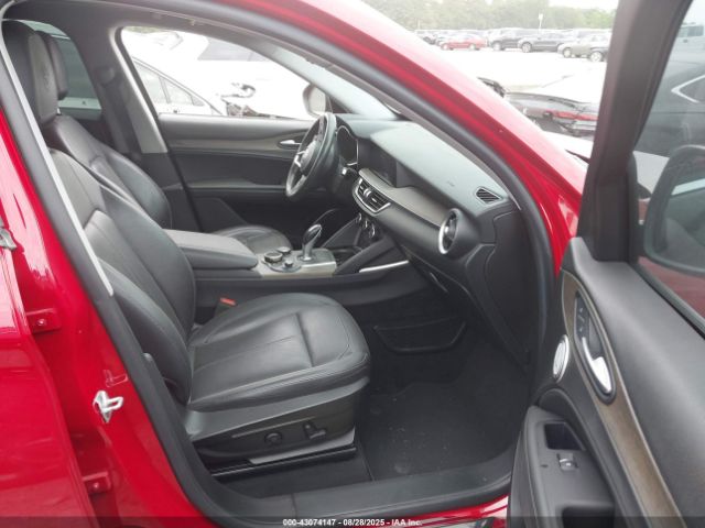 2018 ALFA ROMEO STELVIO ZASFAKBN9J7B66156 Photo 4
