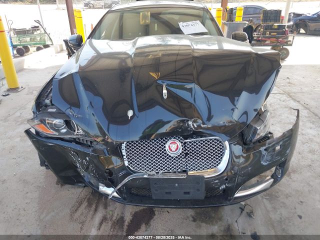 2014 JAGUAR XF SAJWJ0EF9E8U28437 Photo 5