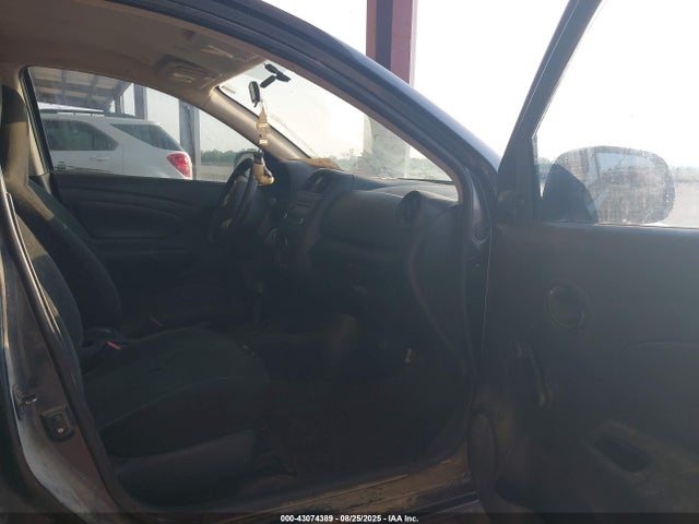 3N1CN7AP8FL832039 Nissan 2015