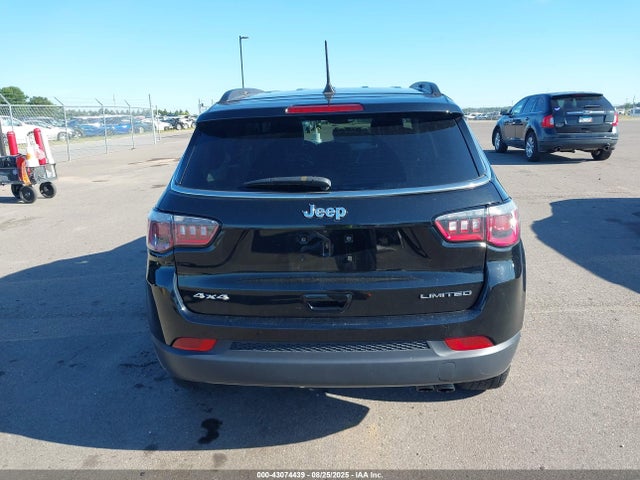 3C4NJDCBXJT180275 Jeep Compass