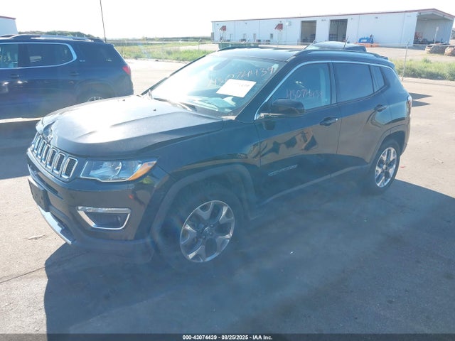 3C4NJDCBXJT180275 Jeep Compass