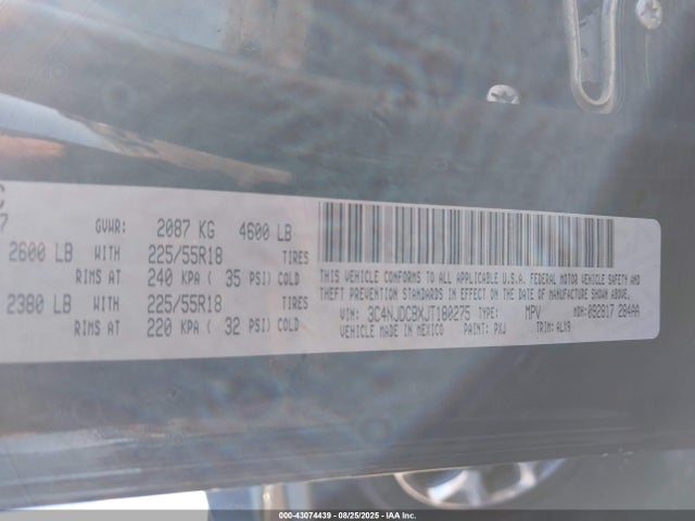 3C4NJDCBXJT180275 Jeep Compass