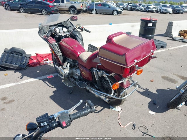 1982 HONDA GL1100 1HFSC0209CA205155 Photo 2