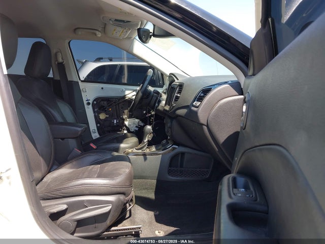 Jeep 2018 2018 3C4NJDCB7JT290510 Image 5