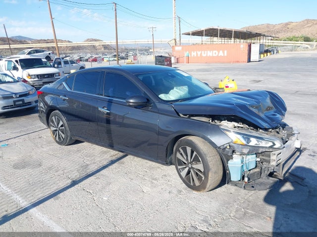 2019 1N4BL4EV3KC173689 главное изображение
