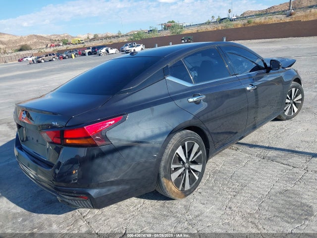 Nissan 2019 2019 1N4BL4EV3KC173689 Image 4