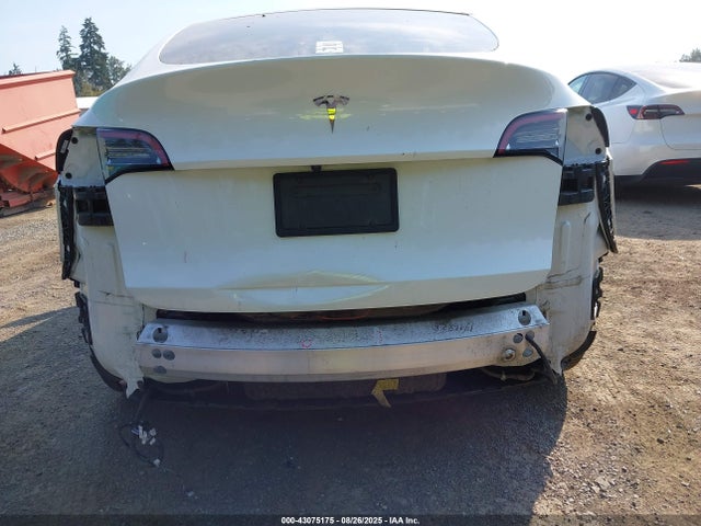 2020 TESLA MODEL Y 5YJYGDEE2LF059275 Photo 5