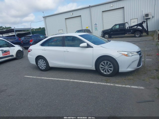 Продаж на аукціоні авто 2017 Toyota Camry Le, vin: 4T1BF1FK0HU268567, номер лоту: 43075311